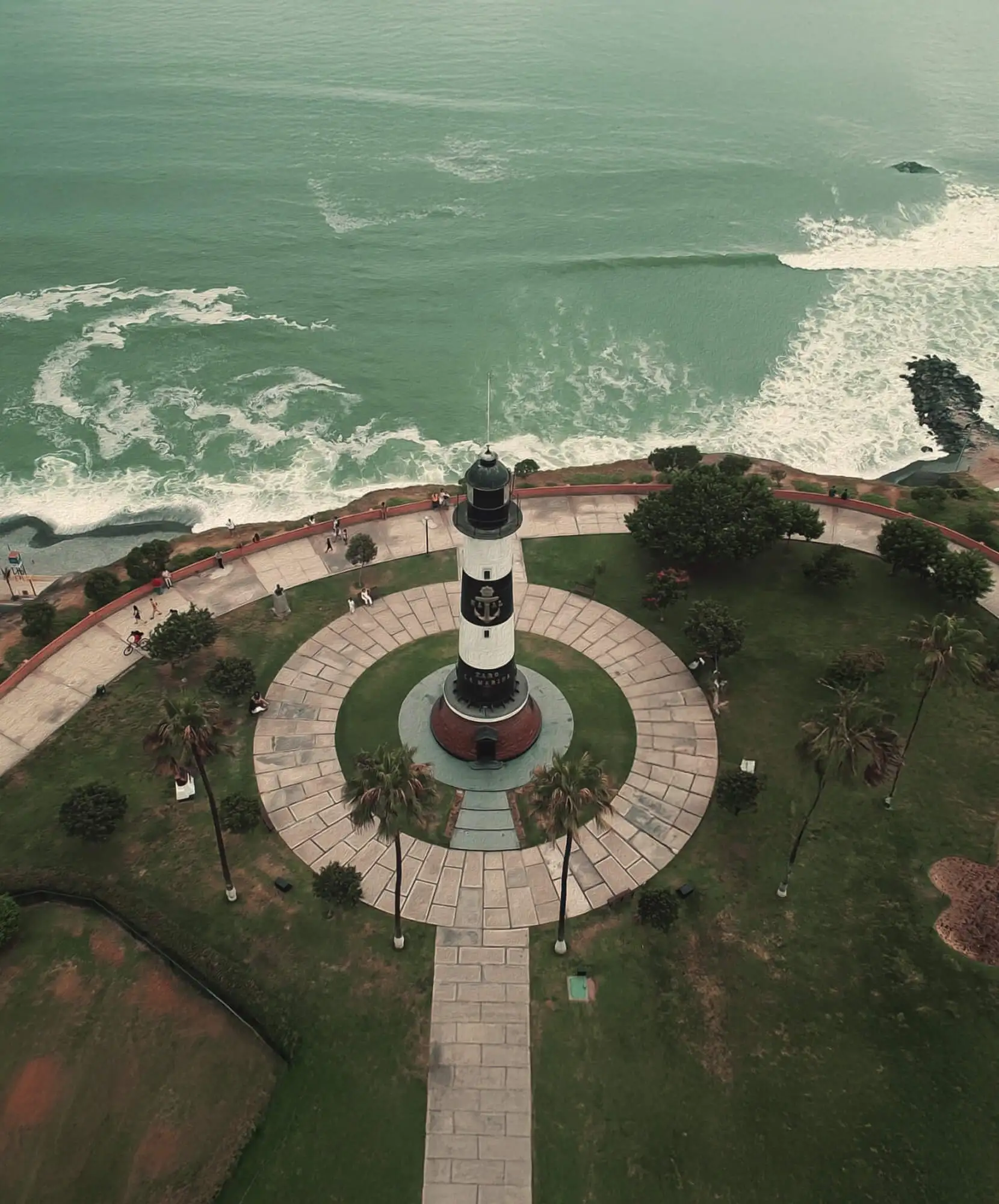 MACHU-PICCHU-Y-OASIS-DE-HUACACHINA-LIMA.webp - Pangea Viajes